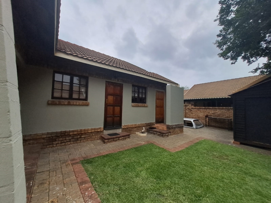 3 Bedroom Property for Sale in Waterval East North West